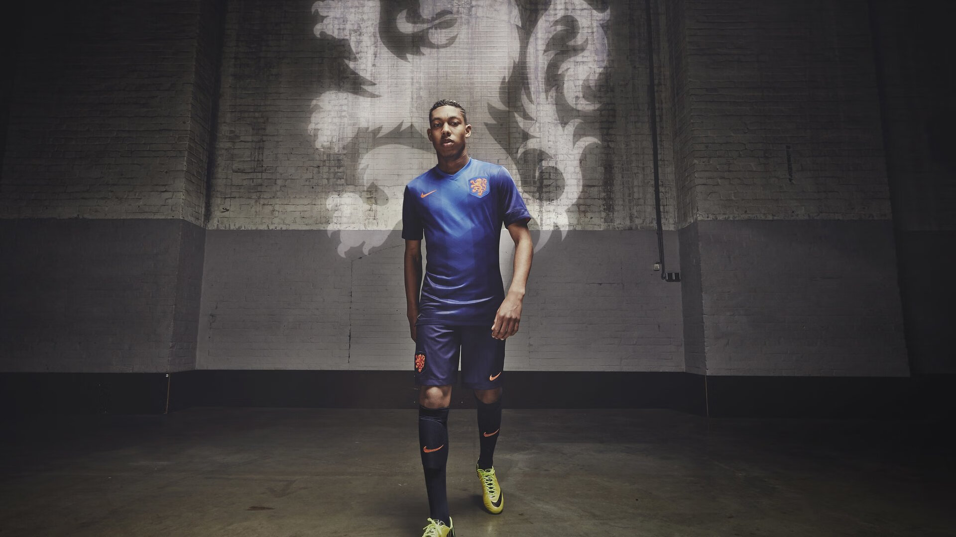 曼联冬窗补强中场，目标前切尔西悍将，身价4000万，罗马诺已证实